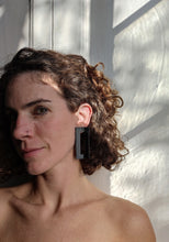 Load image into Gallery viewer, Black rectangular Edge