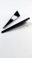 Load image into Gallery viewer, Black vertical earrings