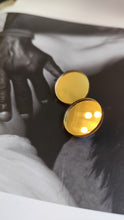 Load image into Gallery viewer, Big round shape in gold
