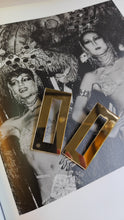 Load image into Gallery viewer, Cutted rectangular shape in gold