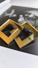 Load image into Gallery viewer, Cutted large square in gold