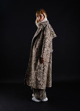 Load image into Gallery viewer, Trench coat in Zebra