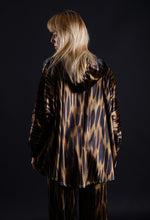 Load image into Gallery viewer, Wide velvet coat