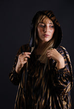 Load image into Gallery viewer, Wide velvet coat