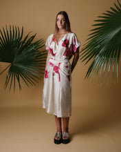 Load image into Gallery viewer, Belted printed silky dress