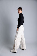 Load image into Gallery viewer, Button stripped velvet pants