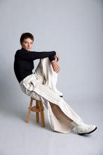 Load image into Gallery viewer, Button stripped velvet pants