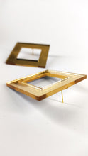 Load image into Gallery viewer, Cutted large square in gold