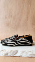 Load image into Gallery viewer, Zebra loafer
