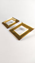 Load image into Gallery viewer, Cutted large square in gold