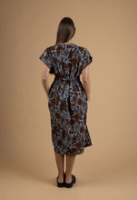 Load image into Gallery viewer, Flowy flower dress