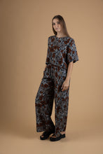 Load image into Gallery viewer, Flower t shirt