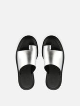 Load image into Gallery viewer, Joy sandals in silver