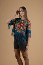 Load image into Gallery viewer, Portuguese scarf f-shirt in 3 colors
