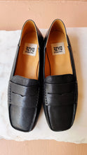 Load image into Gallery viewer, Classic Loafer