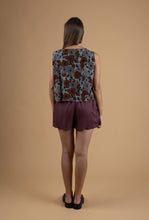Load image into Gallery viewer, Dropped blouse