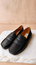 Load image into Gallery viewer, Classic Loafer
