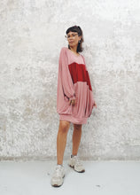 Load image into Gallery viewer, Pleated hoodie dress