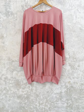 Load image into Gallery viewer, Pleated hoodie dress