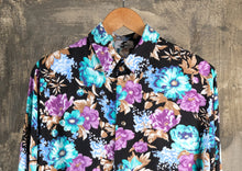 Load image into Gallery viewer, Flower shirt