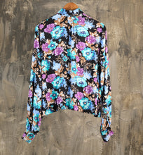 Load image into Gallery viewer, Flower shirt