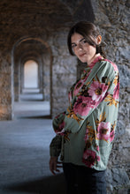 Load image into Gallery viewer, Pleated Janis flower shirt