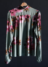 Load image into Gallery viewer, Pleated Janis flower shirt