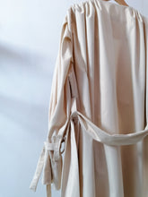 Load image into Gallery viewer, All pleated trenchcoat