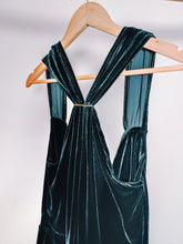 Load image into Gallery viewer, Short dark green dress