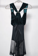 Load image into Gallery viewer, Body in a lycra and velvet