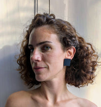 Load image into Gallery viewer, Black square earring
