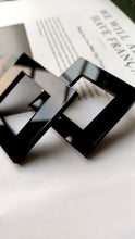 Load image into Gallery viewer, Black M square edge
