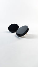 Load image into Gallery viewer, Back S round acrylic earrings
