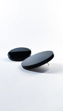 Load image into Gallery viewer, Black L round shape

