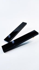 Black M vertical