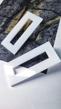 Load image into Gallery viewer, Cutted large rectangular WHITE
