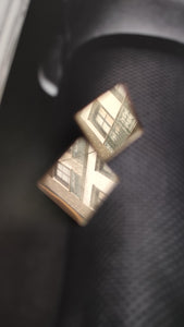 Small square in gold