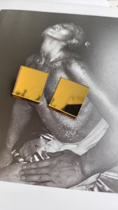Small square in gold