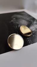 Load image into Gallery viewer, Big round shape in gold
