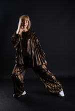 Load image into Gallery viewer, Wide velvet coat
