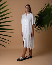 Load image into Gallery viewer, Viscose white long dress shirt
