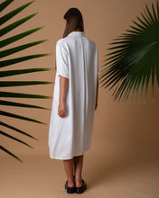 Load image into Gallery viewer, Viscose white long dress shirt

