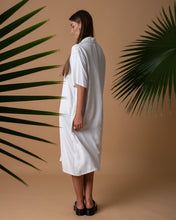 Load image into Gallery viewer, Viscose white long dress shirt
