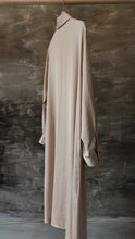 Load image into Gallery viewer, Long dress shirt in pearl
