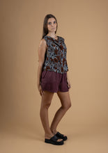Load image into Gallery viewer, Aubergine shorts
