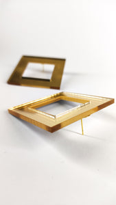 Cutted large square in gold