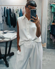 Load image into Gallery viewer, Stripped shirt
