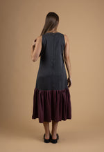 Load image into Gallery viewer, 2 tones dress with ruffled skirt
