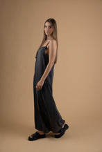 Load image into Gallery viewer, Slip dress V back
