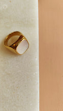 Load image into Gallery viewer, Pearl and gold ring
